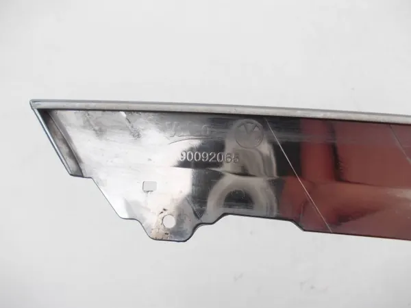 OEM 90092065 Moldura farol dianteiro esquerdo VW Arteon image 9