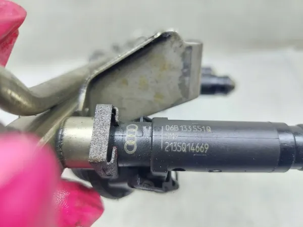 Riel de inyección OEM 06B133551Q para VW Passat B5 image 4