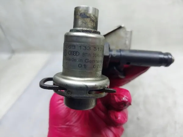 Riel de inyección OEM 06B133551Q para VW Passat B5 image 5