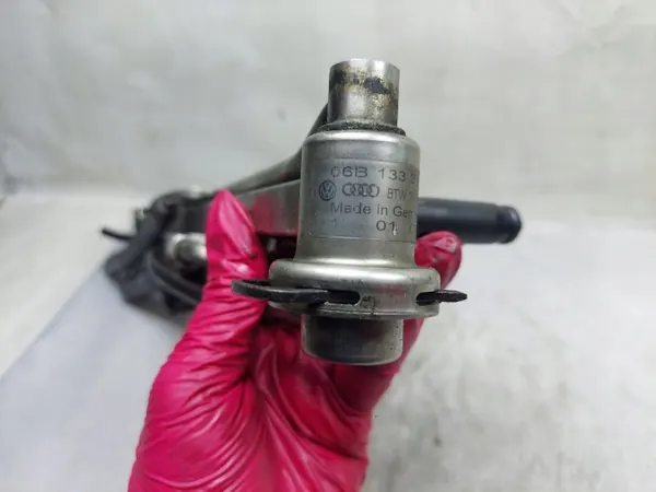 Riel de inyección OEM 06B133551Q para VW Passat B5 image 7