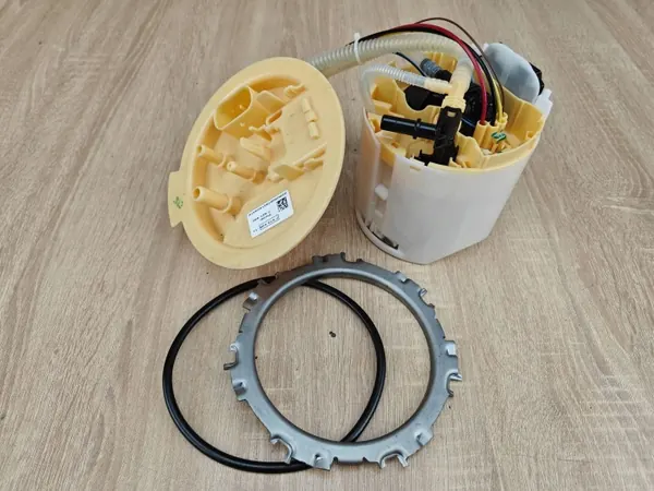 Polttoainepumppu OEM 7473448 BMW 2.0D G26 G20 G30 image 2