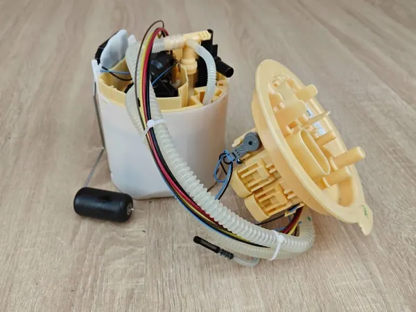 Polttoainepumppu OEM 7473448 BMW 2.0D G26 G20 G30 image 4