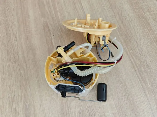 Polttoainepumppu OEM 7473448 BMW 2.0D G26 G20 G30 image 6