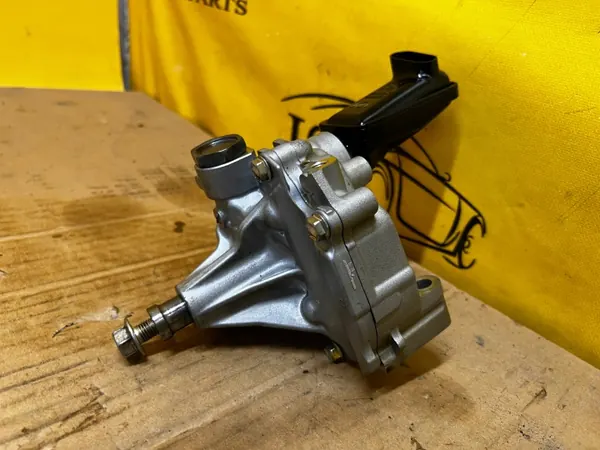 Bomba de óleo Toyota OEM 15100-25032 para RAV4 2.5 Híbrido image 3