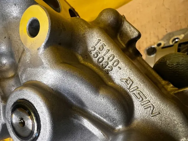 Bomba de óleo Toyota OEM 15100-25032 para RAV4 2.5 Híbrido image 6