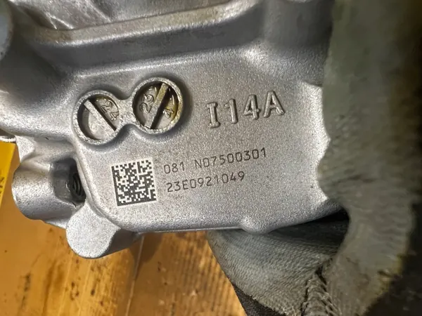 Bomba de óleo Toyota OEM 15100-25032 para RAV4 2.5 Híbrido image 7