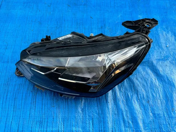 PEUGEOT 208 II Linker Voorlicht Europa image 2