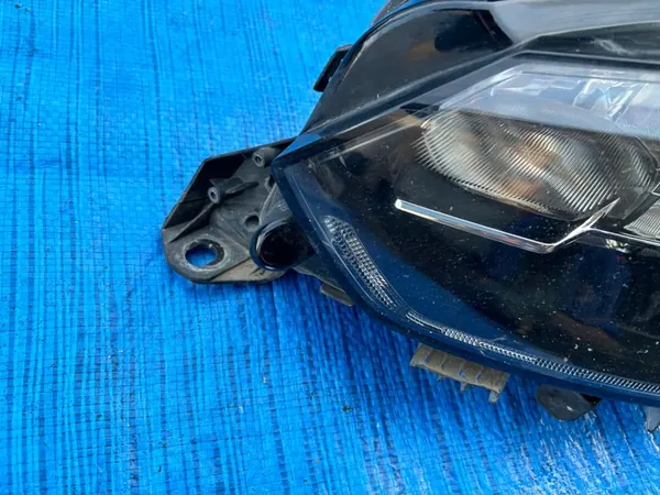 PEUGEOT 208 II Linker Voorlicht Europa image 5