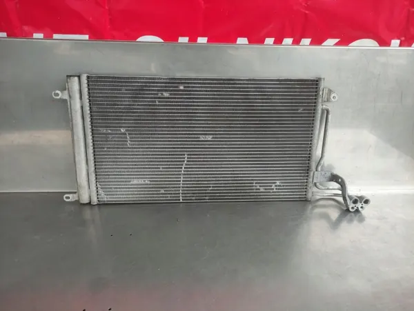 Condenseur AC d'occasion OEM 6C0816411B pour VW image 2