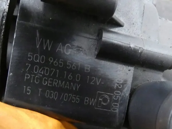 Pompe à eau VW T6 2.0 TDI OEM 5Q0965561B image 6