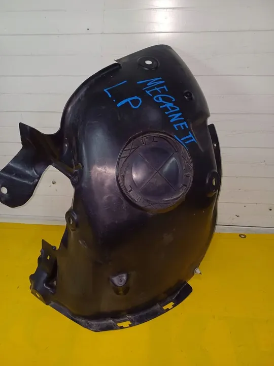 Front Left Wheel Arch Megane II 8200415285 image 4