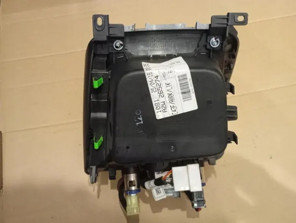 Prise AUX 12V Kia Ceed II OEM 96120A2200 image 5