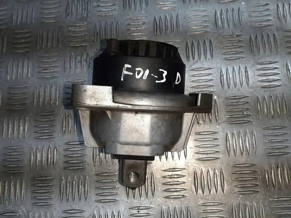 BMW 7 F01 F02 F03 F04 2012 Rechter Motorsteun image 3