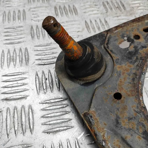 Braccio di controllo superiore anteriore destro Ford Ranger 2013 image 5