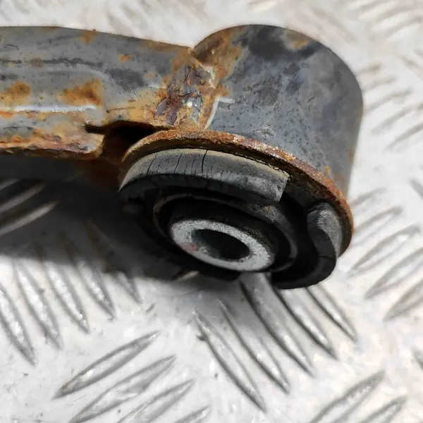 Braccio di controllo superiore anteriore destro Ford Ranger 2013 image 6