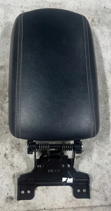 Kia Sportage IV Armstödsskydd OEM Svart Läder image 2