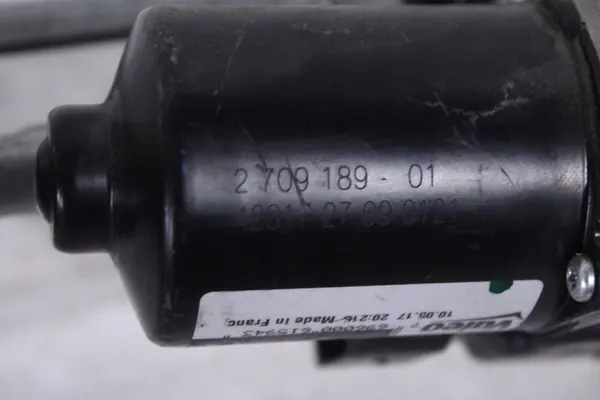 BMW 5 G30 G31 Etuikkunan pyyhkijä W000061594 image 4