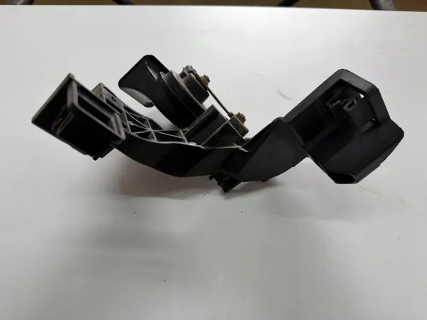 Deslizador Farol Esquerdo KIA Ceed II OEM MUCCEEDII180226 image 4