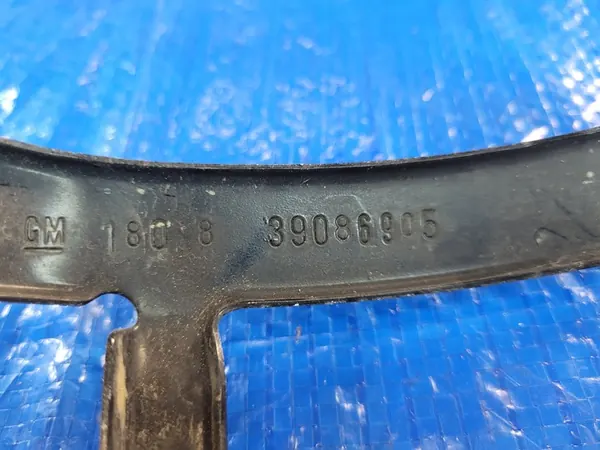 OPEL Astra K Suporte Cinto Frontal Direito 39086905 image 3