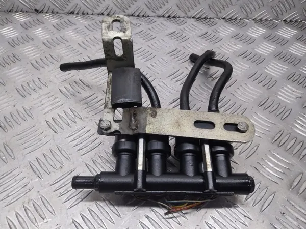 Audi A4 B6 2.0 gasinsprutningsräl OEM 110R-006410 image 3