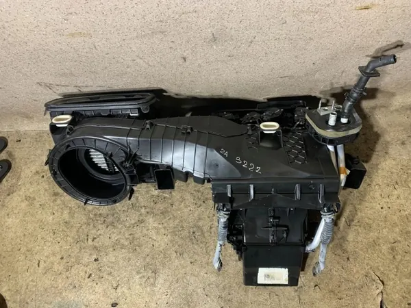 Värmare Mercedes-Benz GL X166 OEM A1668303360 image 10