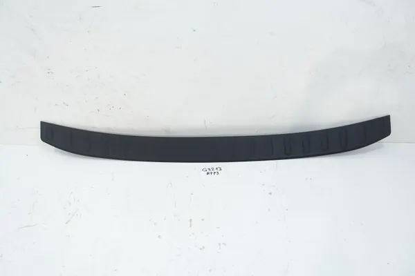Ford OE EM2B-17B810-A Moldura Para-choques Traseiro image 2