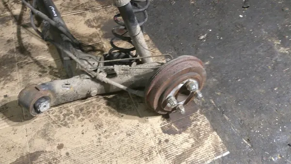 Viga suspensão KOMPLETNA ANTERCENTRUM Kia Picanto II image 3
