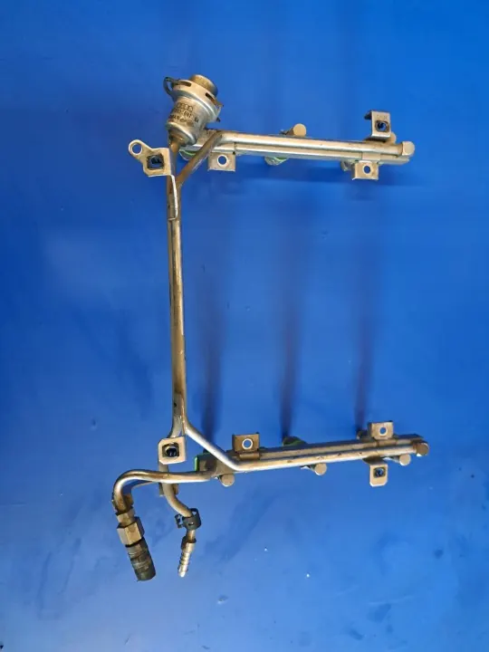 Rail d'injection OEM 078133681BA pour Audi A4 B6 2.4 image 2