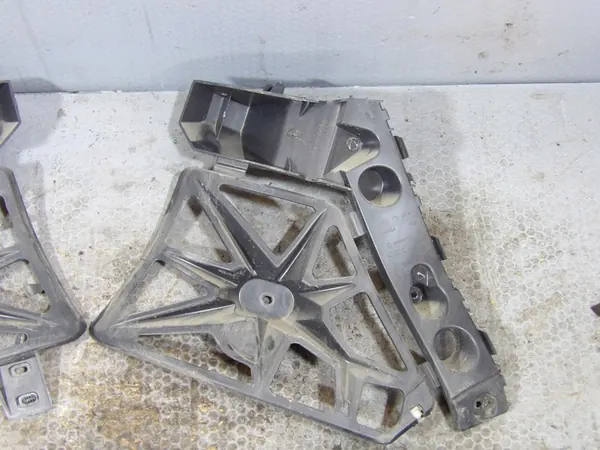 RENAULT SCENIC III LIFT Guias de Para-choque Traseiro 850420002R image 4