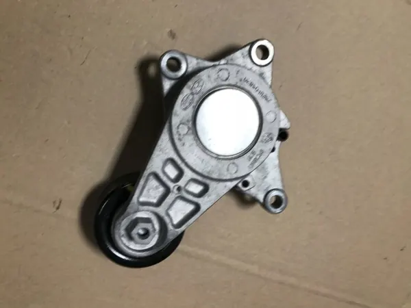 OEM 25281-04520 Rolo Tensor Kia Ceed III image 2