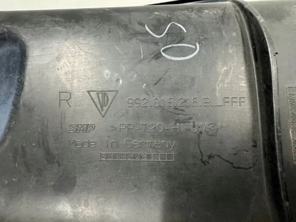Porsche 911 992 Ilmakanava OEM 992815216BKPD136 image 4