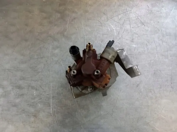 Pompe à carburant OEM 9685440880 pour Ford Fiesta 1.4TD image 3