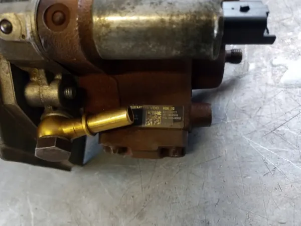Pompe à carburant OEM 9685440880 pour Ford Fiesta 1.4TD image 5