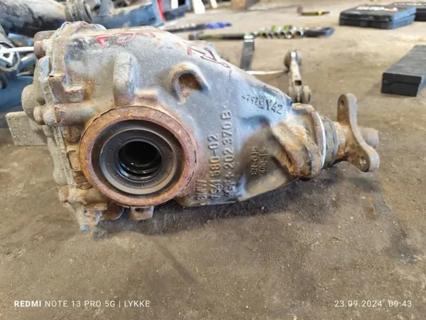 Differential arrière BMW 3 F30 F31 F35 7605589 image 4