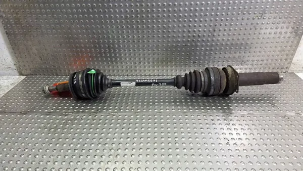 Höger framhalvaxel OEM S26372060 för VW Transporter image 2