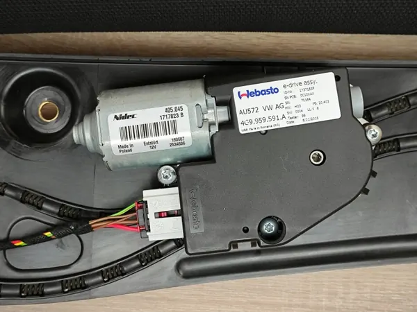 OEM 4G9877041F Kattoverho Audi A6 C7 Avant image 7