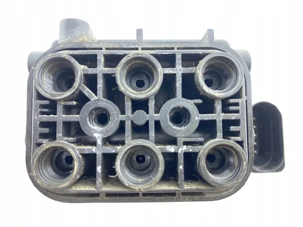 Tesla S Luchtvering Ventielblok OEM 15-1524-0027.2 image 4