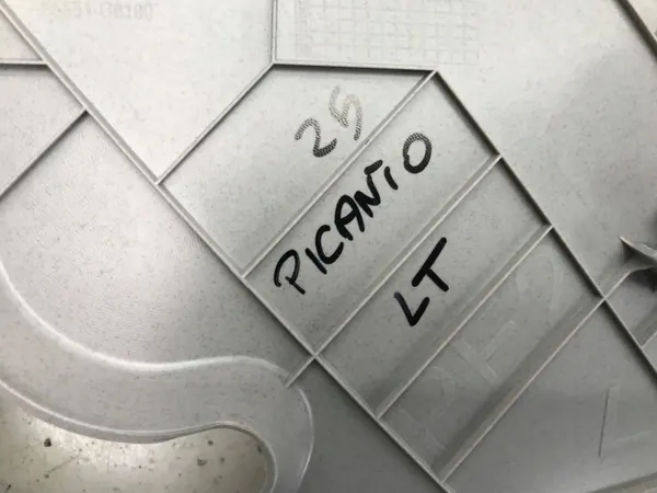 OEM 85851-G6100 Cubrepilar Kia Picanto Izquierda Trasera image 3