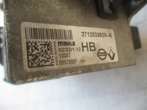OEM 271203982R Pompe à eau & relais bougie 1.5 Blue dCi image 6