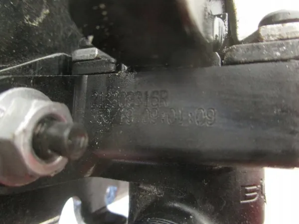 OEM 271203982R Pompe à eau & relais bougie 1.5 Blue dCi image 7