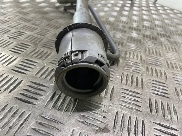 Pescoço de enchimento Subaru OEM FBZ20701 - Usado image 3