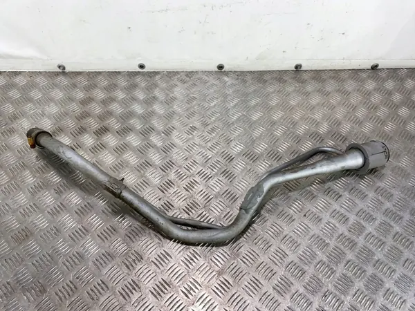 Pescoço de enchimento Subaru OEM FBZ20701 - Usado image 4