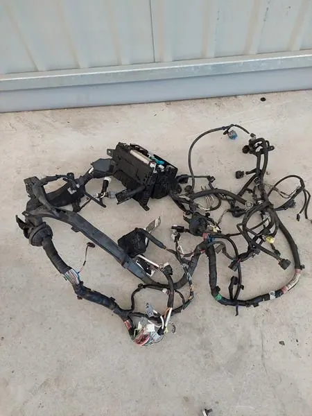 Instalación compartimento motor AVENSIS T27 2.2D - OEM image 2