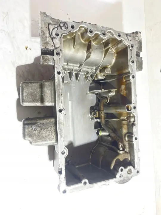 Cárter Volvo V60 OEM 31401456 - 2.0L Diésel image 2