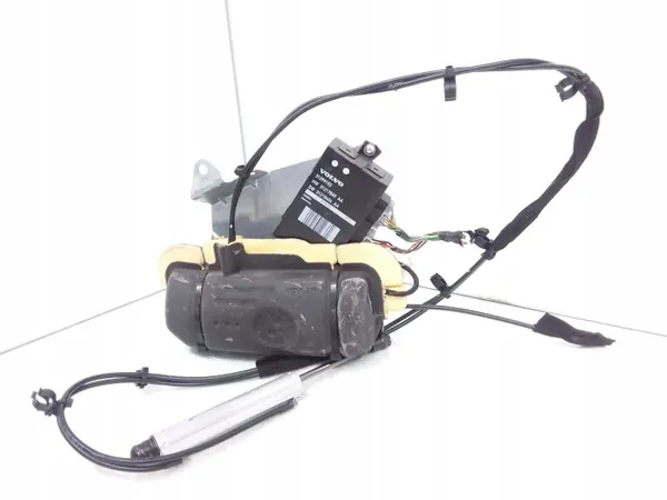 Volvo V70 bakluckeaktuator OEM 31299153 - Begagnad image 2