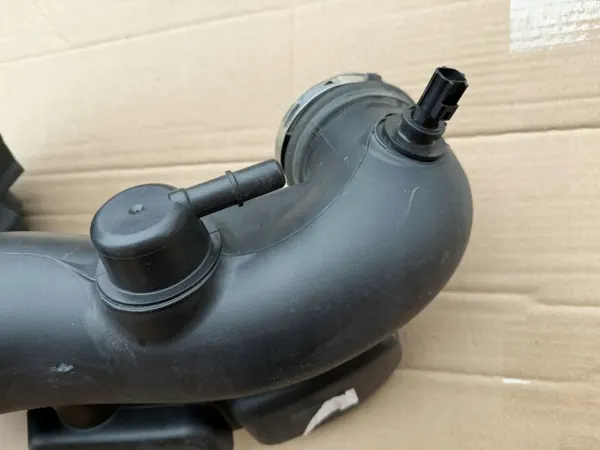 Luftfilterhus OEM 68422281AC för Jeep Wagoneer image 4