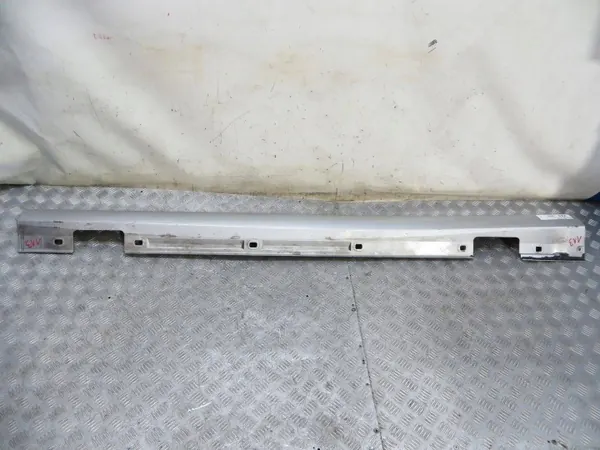 Protetor de soleira esquerdo OEM A2466900240 Mercedes-Benz image 5