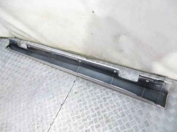 Protetor de soleira esquerdo OEM A2466900240 Mercedes-Benz image 6