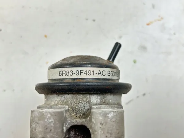 Pompe à air secondaire Jaguar XK OEM 6R839F491AC image 4