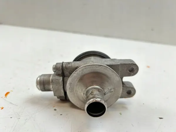 Pompe à air secondaire Jaguar XK OEM 6R839F491AC image 6